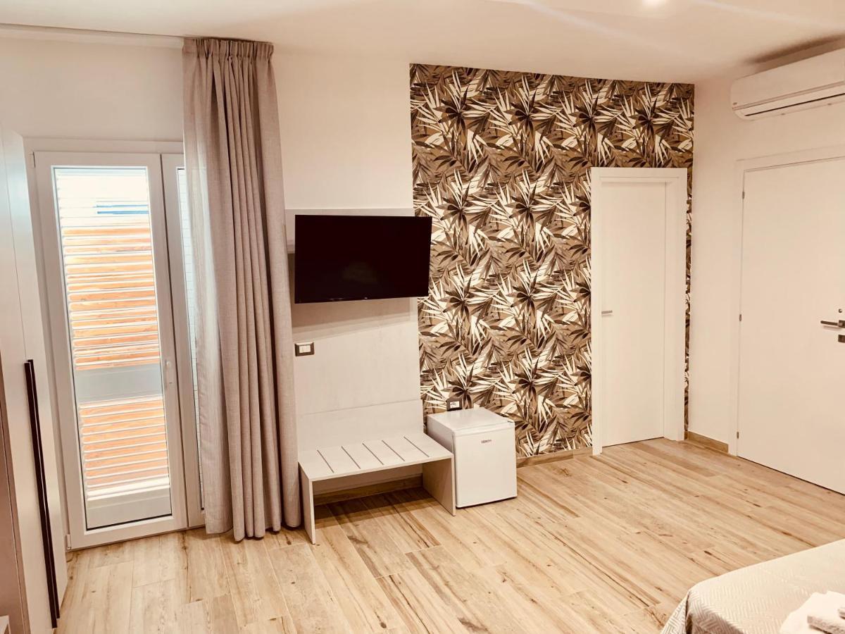 Bonaventura Hotell Porto Cesareo Exteriör bild